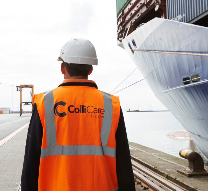 ColliCare employee at a Danish harbour.
