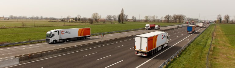ColliCare trailers, amongst others, driving on the freeway in Norway delivering predictable goods